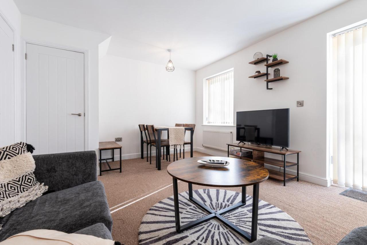 Parking - Spacious - Smart Tv - Self Checkin - Garden - King Derby Kültér fotó